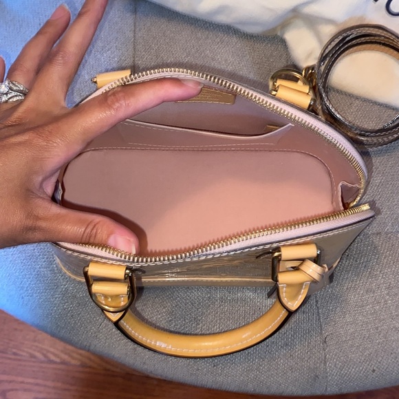 LOUIS VUITTON Vernis Alma BB Rose Ballerine Bag - Picture 11 of 15